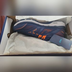BNiB asics mens GT-2000 7, size 12 -- indigo blue / shocking orange